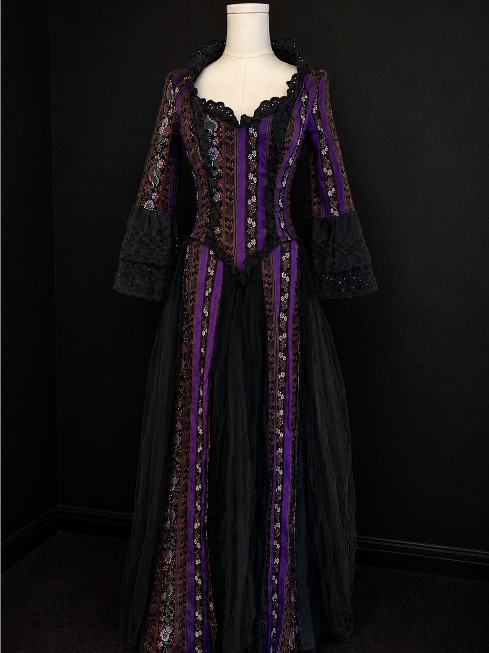 RARE vintage fetish lip service ball gown renaissance cosplay goth Antoinette